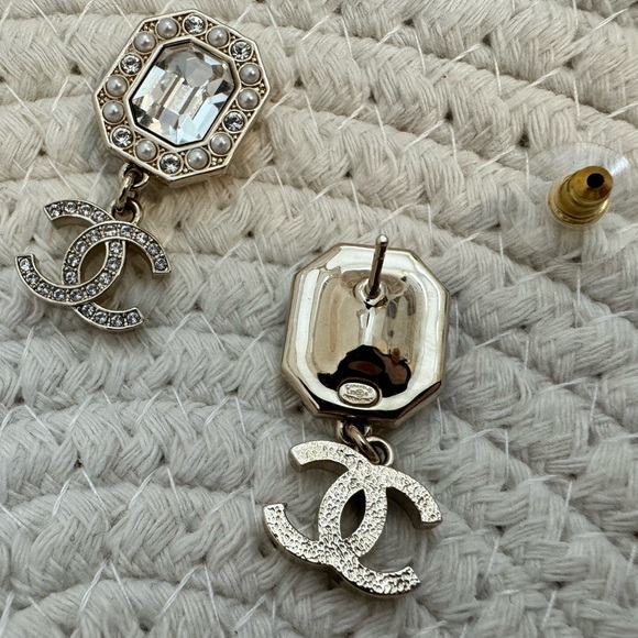 Chanel Octagon Crystals x Pearls CC Drop Earrings - Picture 7 of 11